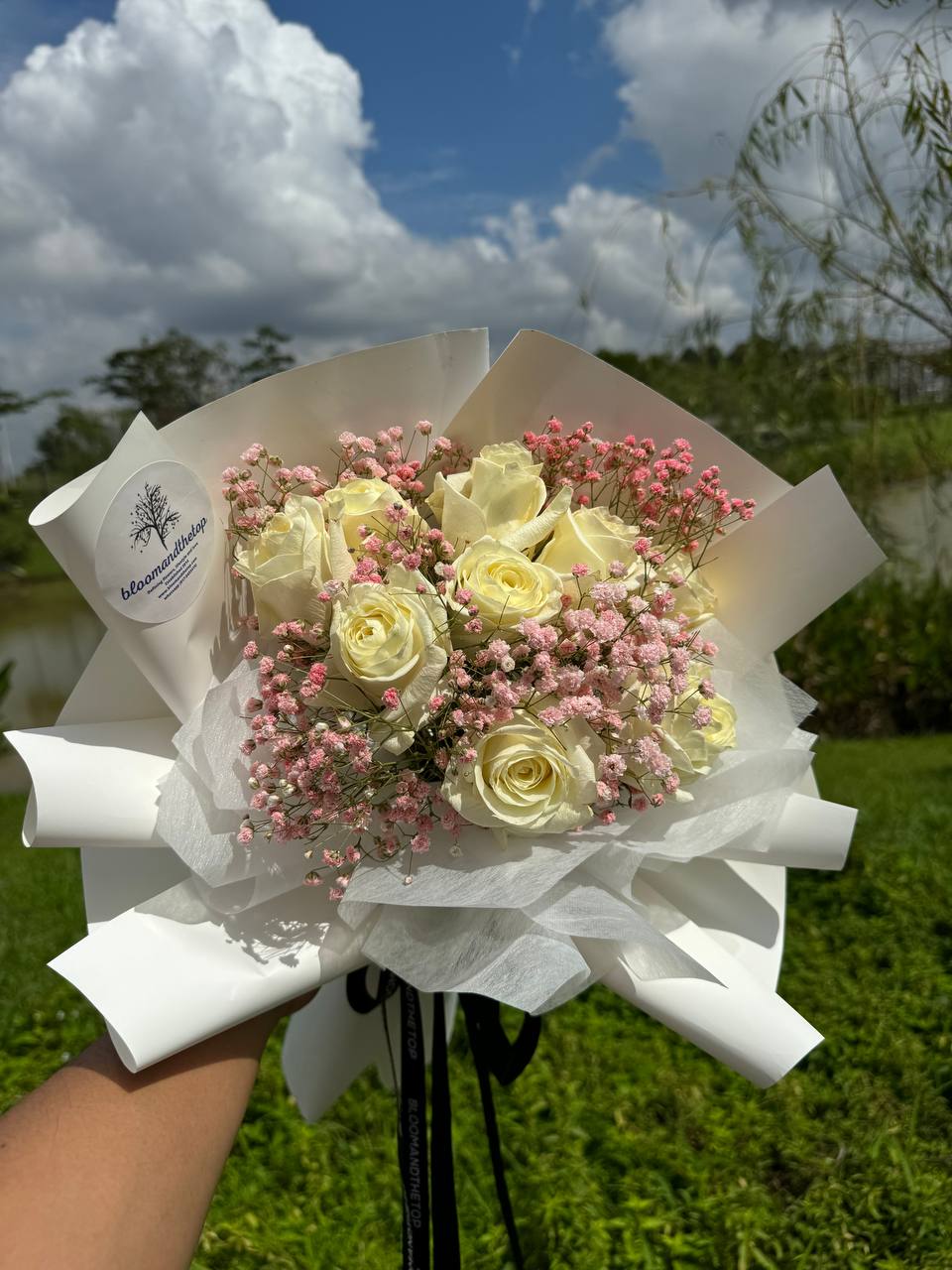 WHITE ROSES WITH PINK BABY'S BREATH